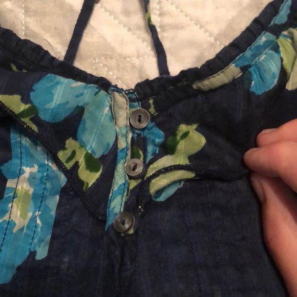 Pretty summer top - Picture 3 of 7